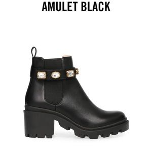 NWOT Steve Madden Amulet Bootie